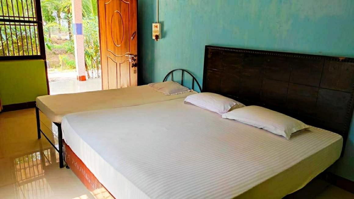 Estuarine Village Resort Satabhaya Екстер'єр фото