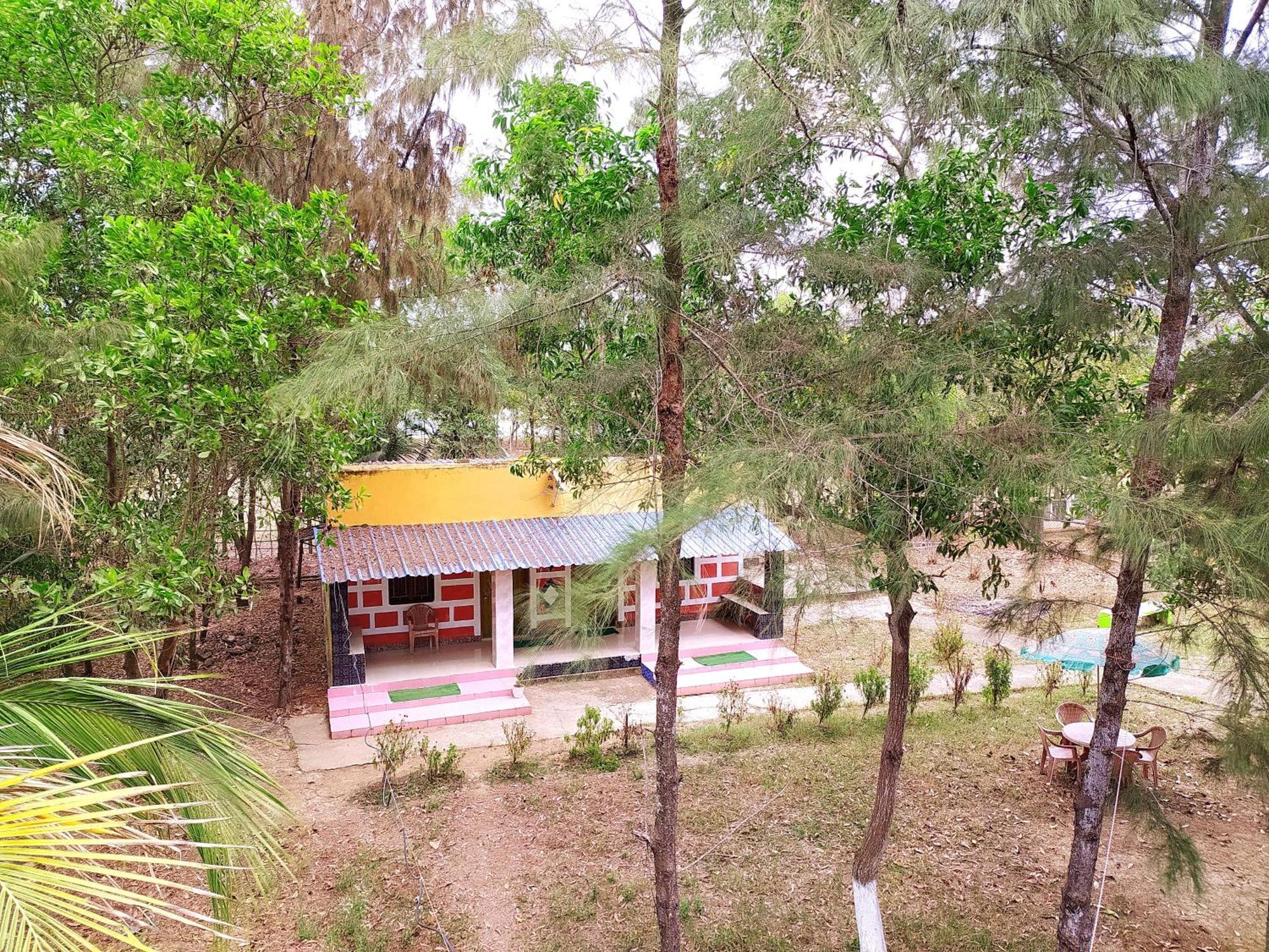 Estuarine Village Resort Satabhaya Екстер'єр фото