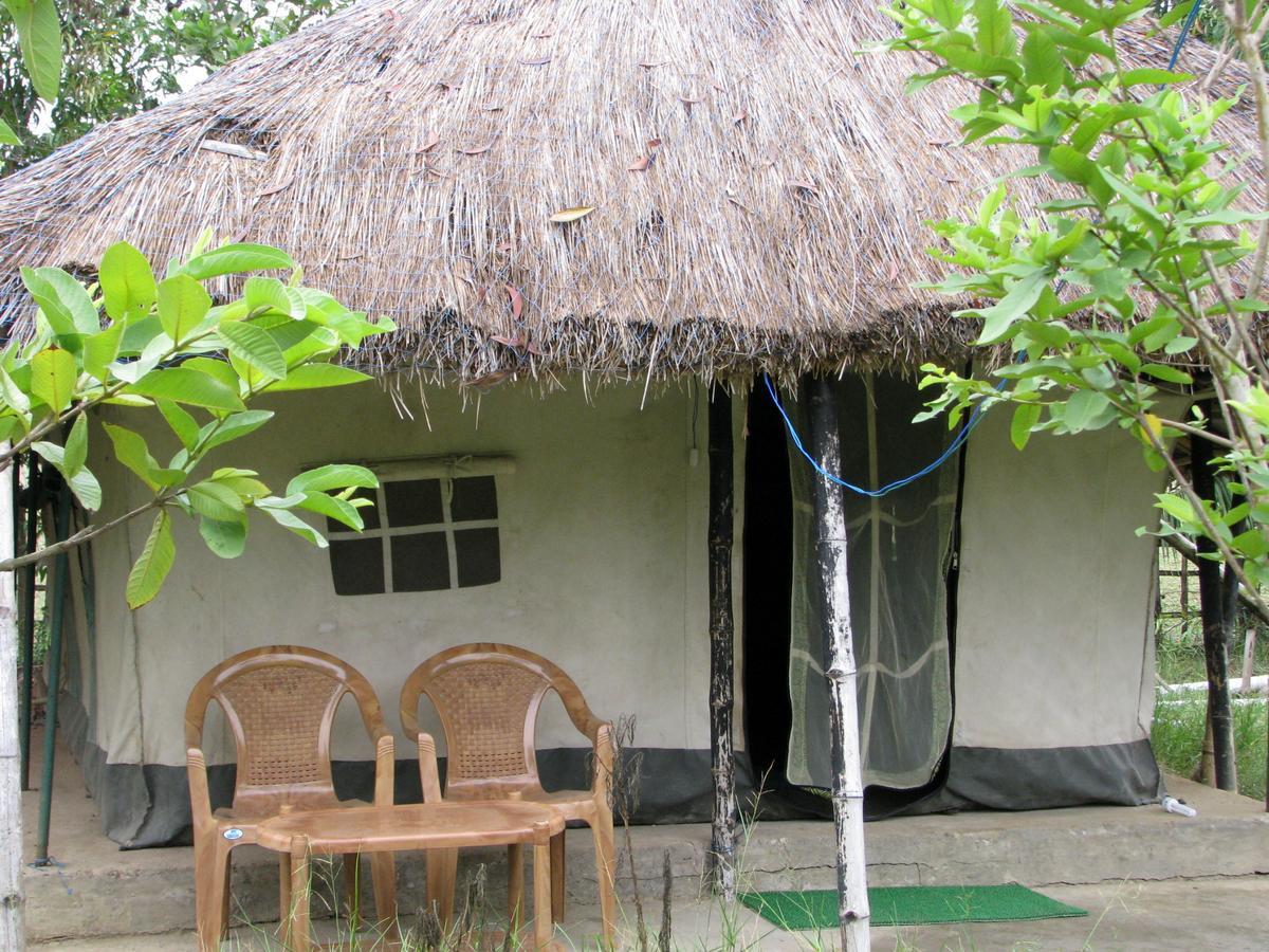Estuarine Village Resort Satabhaya Екстер'єр фото