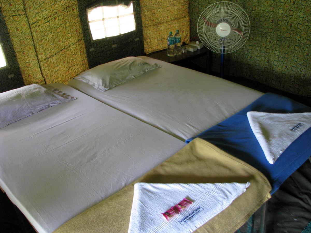 Estuarine Village Resort Satabhaya Екстер'єр фото