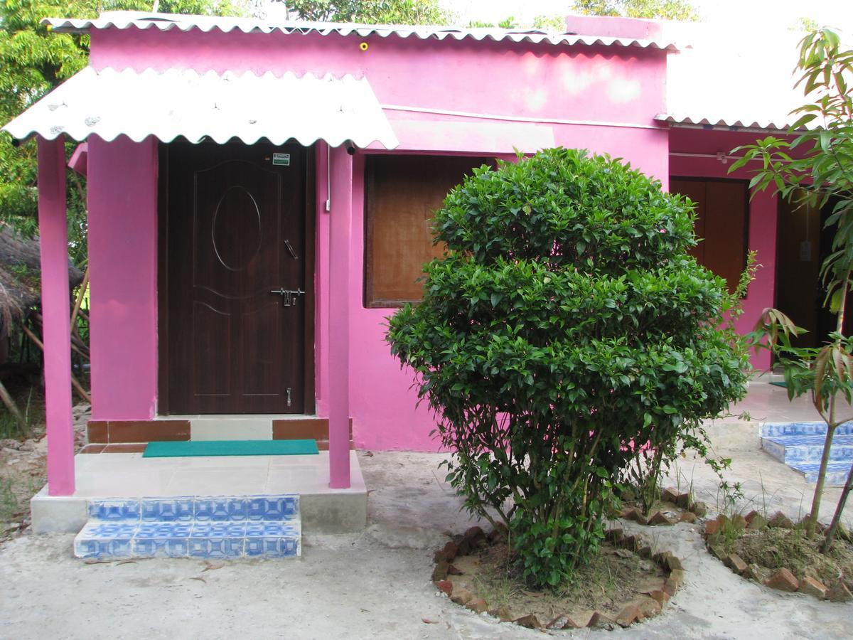 Estuarine Village Resort Satabhaya Екстер'єр фото